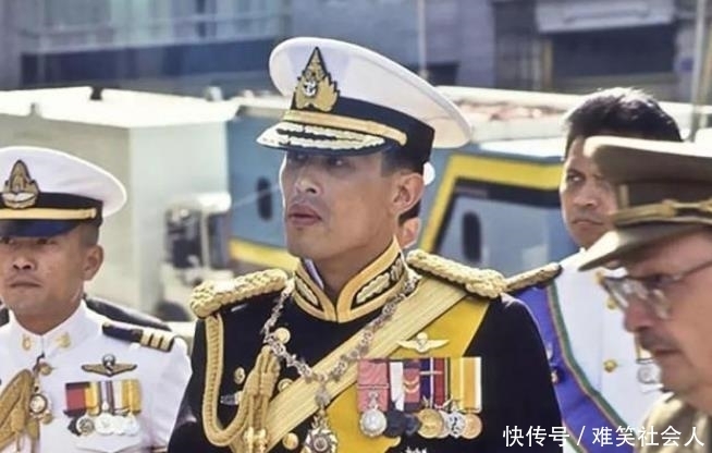 泰王|泰国王室发布邮票!68岁泰王意气风发似少年,苏提达没资格出镜