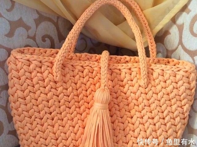  大牌|时尚又大牌！这些包包全是手工毛线编织的，你喜欢哪款呢？
