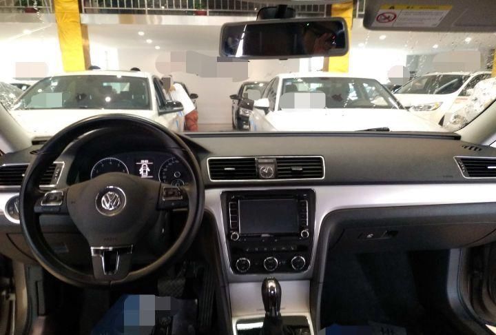  五年|大众帕萨特新车低至13万，花11万买辆开了五年的二手帕萨特图啥