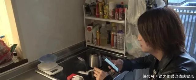  富婆|男子被15位富婆包养，月入百万，我却看到无数女人最难以启齿的痛