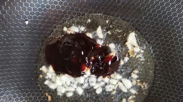 把生菜|饭店大厨教你蚝油生菜做法,清脆爽口,汤汁都可泡饭吃