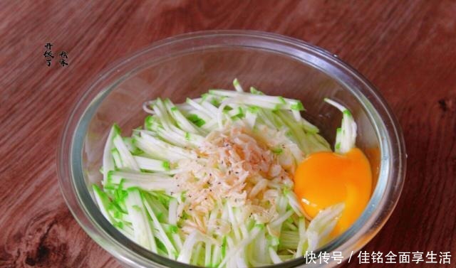 学会|学会这烙饼,不和面不揉面,连炒菜都省了,3分钟做好,懒人必学