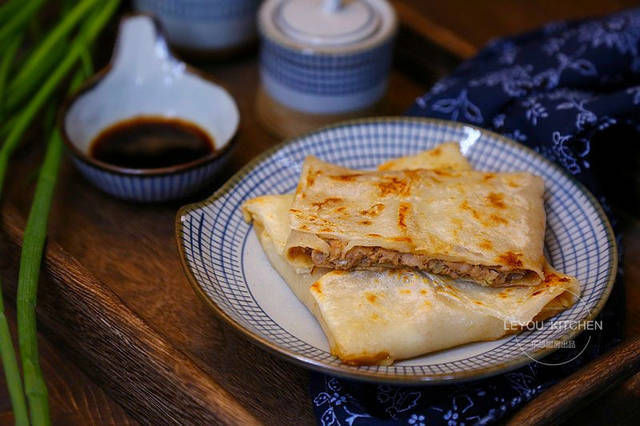 不用|不用和面,一样在家做馅饼,做好的饼,放凉后饼皮也不硬