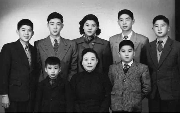 她生2个女儿后,丈夫出轨与情人生子,她一气