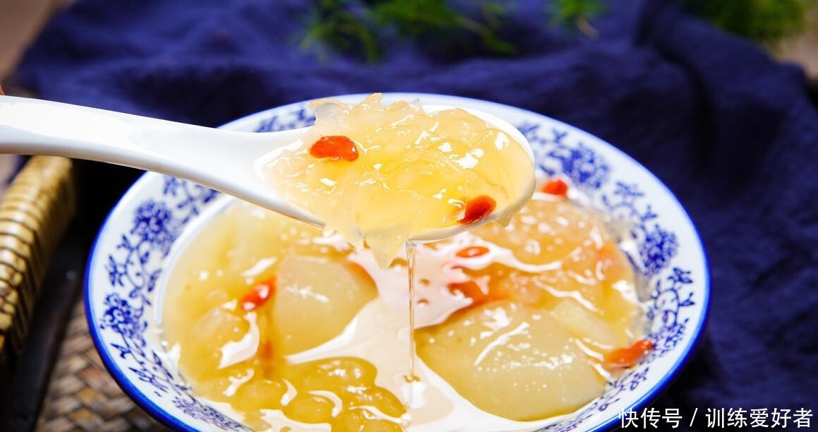 难怪|银耳先剪碎再泡发,还是先泡发再剪碎很多人弄反了,难怪不出胶