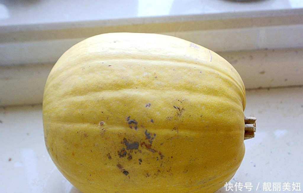 哈密瓜|男子买水果回家,打开后妻子大骂,证实后高兴了