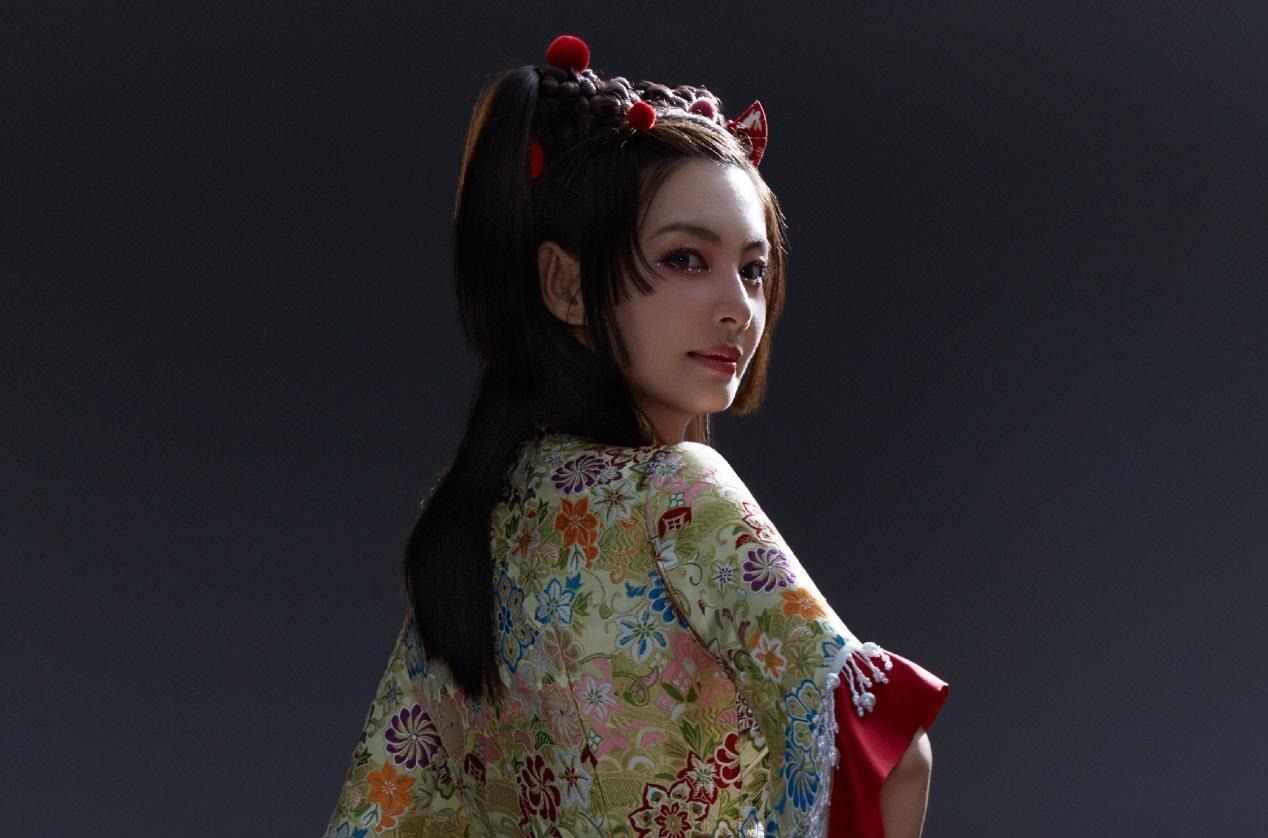 舞台|金莎三公舞台两次掉扇,失误太多下台大哭,队友蓝盈莹在笑什么