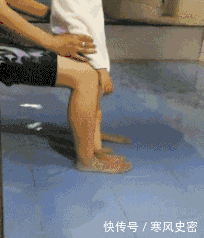 漫画|搞笑漫画:小伙子忽然认为抄近路可行