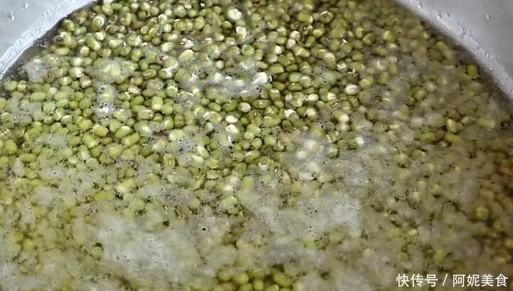 做法|想吃绿豆芽别再买,教你在家生,1碗绿豆生1大盆芽,做法超简单