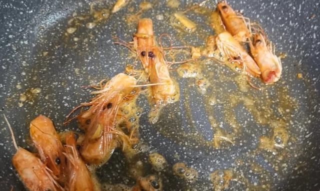 海鲜|恨不得把锅拿起来舔的海鲜粥,其中这东西是必不可少的