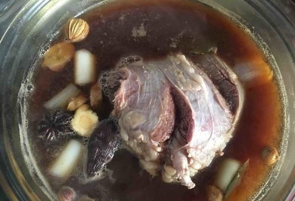  生粉|牛肉又老又柴，你只会加生粉，“一招”教你把牛肉变得又嫩又滑