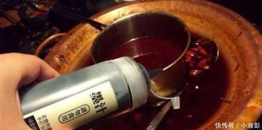 回收|火锅店向顾客证明废油不回收,吃完后往锅里倒墨汁,懂行的人笑了