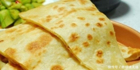  实用|电饼铛烙饼总发硬？厨师教你一招，简单又实用，面饼放凉也不变硬