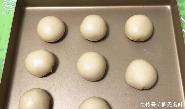 盖上保鲜膜|芝麻香糕点的配方很详细,香口的感觉非常好