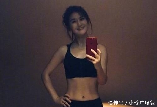  未来|姐姐的马甲线比我未来还鲜明，李宇春曾可妮撩人，谢娜励志哭