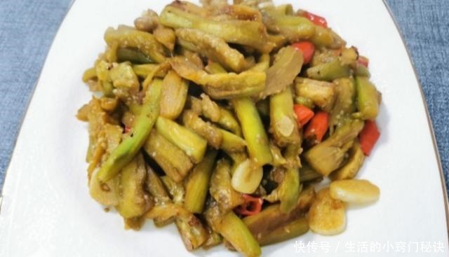 茄子的时|炒茄子时,先放茄子,还是先放油大厨教你正确做法,清爽不油腻