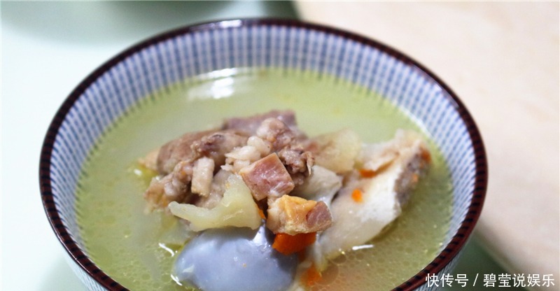 下厨|亲戚来家里送结婚喜帖,我下厨做了6菜1汤,亲戚夸我厨艺好