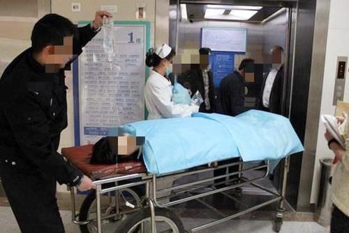  深夜|19岁女孩深夜被送急诊，双腿发软，医生询问后，男友说出一个秘密