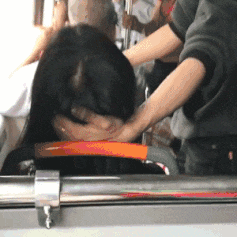 搞笑|搞笑GIF:伴娘在哪里找的真能闹