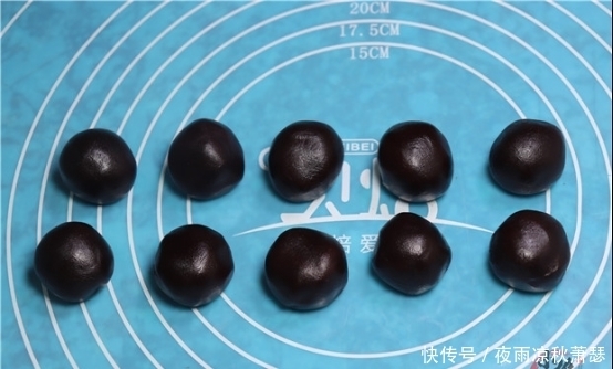 搅拌|一碗面粉3个鸡蛋,教你不用烤箱做面包,松软又香甜,小孩超爱吃