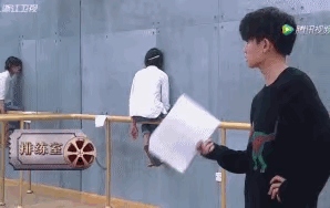 郑爽|当明星遇上“奇葩”同事,他们会作何反应?是尴尬?还是更尴尬?