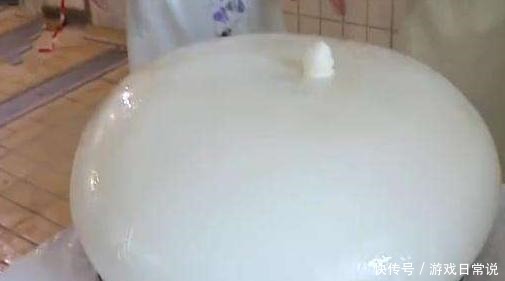 美食|一个小吃五十块,一天只卖两百个,你知道这是什么新奇的小吃吗