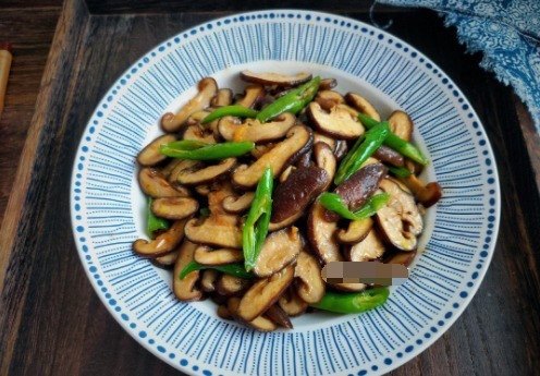 就要|这菜要多吃,咸香下饭,给肉都不换,我家隔三差五就要吃