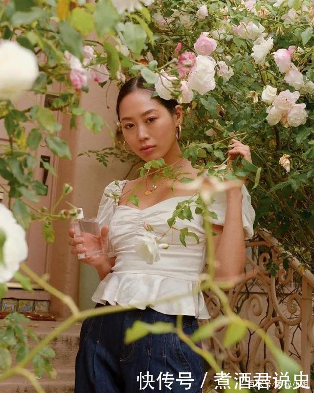  吊带衫|这5件夏日必备上衣，太好穿了！