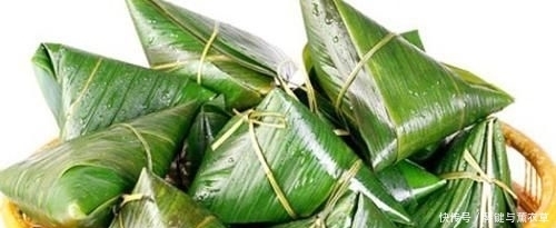 松散|煮粽子用冷水还是热水?这1步很重要,弄错了水,粽子会松散夹生!
