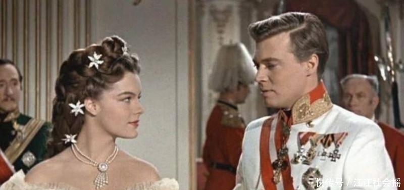 绝食|茜茜公主是如何保持美貌的? 用新鲜牛肉敷面膜, 体重过百就绝食