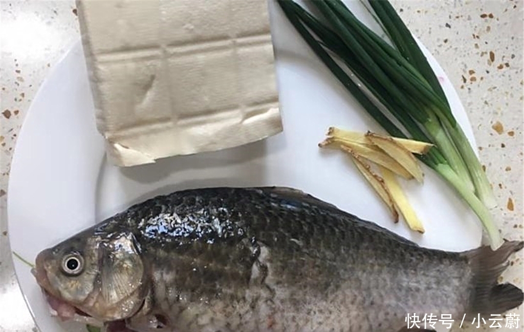 鲫鱼汤|鲫鱼汤最好喝的做法,营养又美味,出锅大人孩子抢着喝,真鲜