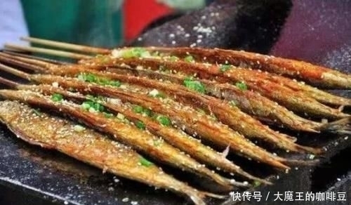 秋刀鱼|日本人当“宝贝”看待的鱼,被称作“脑黄金”,在中国却不太值钱