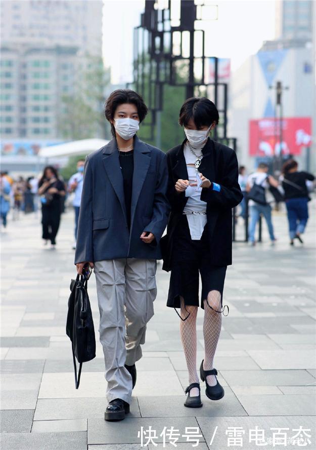  尝遍|街拍穿搭你是我遥不可及的救赎，也是我尝遍人间的疾苦