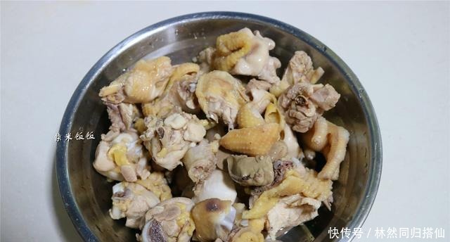 南瓜炖小鸡|鸡肉和它是绝配，可惜很多人没吃过，2元一斤，现在吃正当时