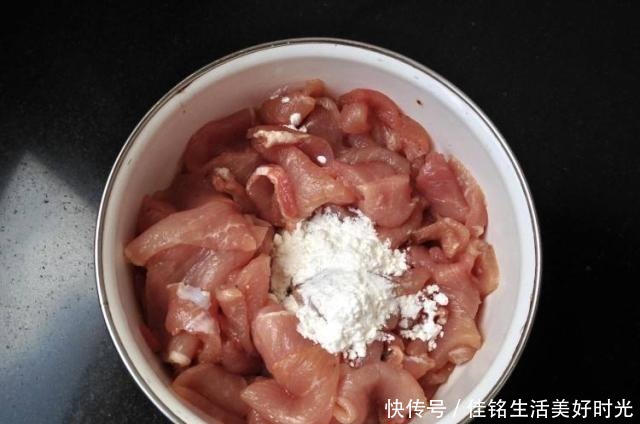 入少许|这样制作冬瓜汤,营养丰富,汤汁鲜美,还能清热解毒哦!