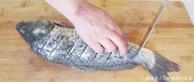  大厨|红烧鱼总是做不好，大厨教你做法“诀窍”，大人小孩都爱吃