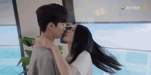 荧幕|火箭少女101几位成员的荧幕初吻已经贡献出去,孟美岐最让女生羡慕