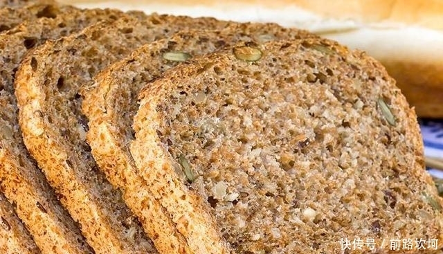 添加|面包店里的这5种面包,没常识的人才会买,吃了等于吃“化肥”!