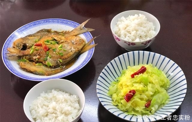 一荤一素|宅家不出门,2个人的午餐吃点啥?一荤一素两个菜,简单美味