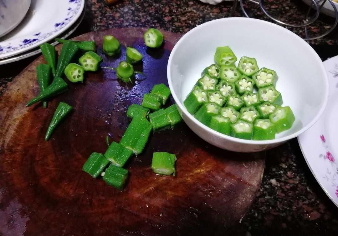 密集|入秋了,来一道秋葵怎样?这样做秋葵,密集恐惧症者慎入哦