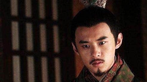 离开|皇帝请宰相吃饭，却故意不给筷子，宰相吃完后离开，皇帝杀了他