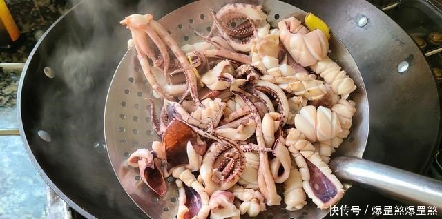 鱿鱼|爱吃鱿鱼试试这样做,香味四溢又下饭,看着都想吃,味道很棒