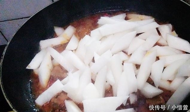 鸭子|夏天吃肉就吃“它”,比牛肉便宜,比猪肉好吃,焖一焖香到舔盘子