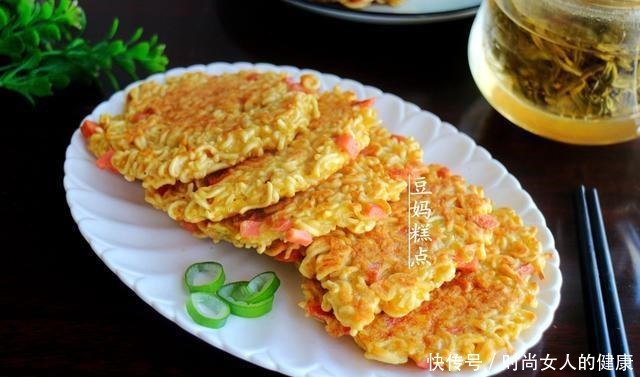 吃法|何炅老师分享的,方便面新吃法,简单好吃,给家人换换口味