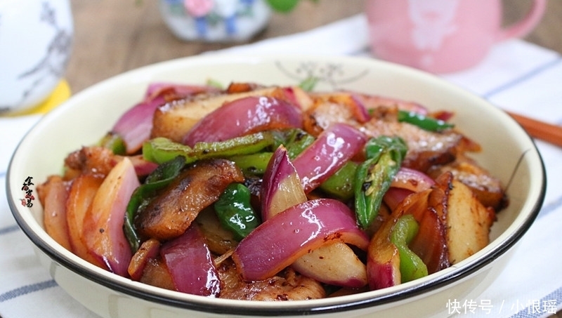 洋葱|父亲总是馋这菜,香辣下饭,烹调不放一滴油,每次早早就光盘