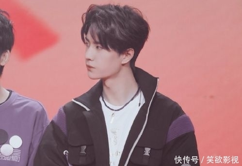 可爱|王一博看布布跳舞失去表情管理,真是太可爱了,这样的王一博你爱了吗?