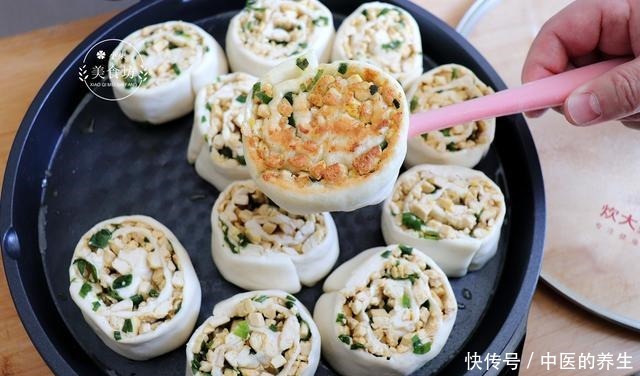 不用|豆腐里加3个鸡蛋,不用蒸不用炖,层层裹着馅料,比包子简单过瘾