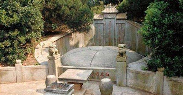 当官|慈禧曾下旨三十年内不许奏此人,其后代子孙当官的不多,多为名医