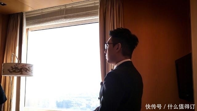  破裂|“主持一哥”华少血管“破裂”, 暴瘦30斤：“废掉”一个人, 就让他忙到透支？