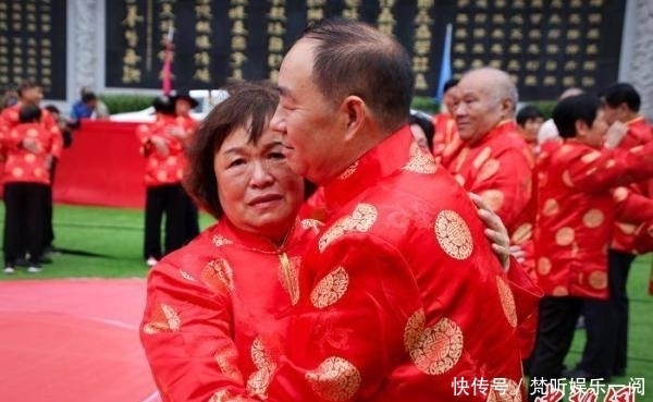 补办|执子之手 与子偕老：28对金婚老人补办婚礼弥补遗憾